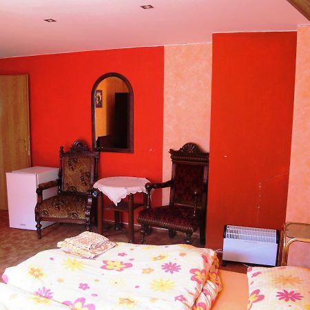 Hotel U Lisky Hostka  Buitenkant foto