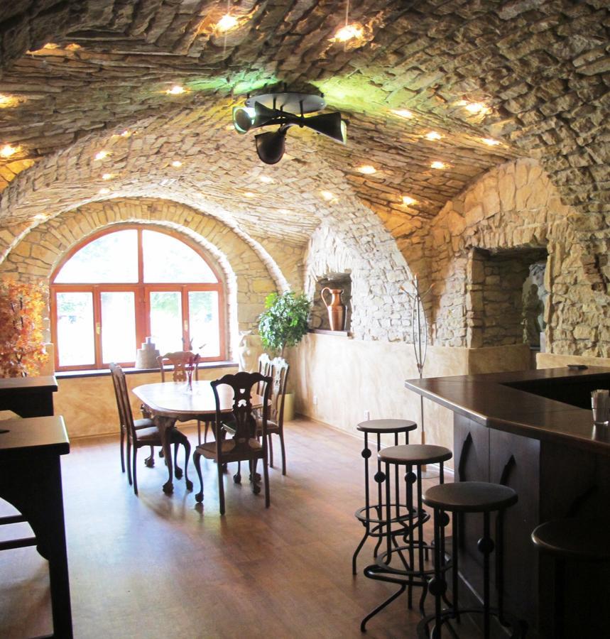 Hotel U Lisky Hostka  Buitenkant foto