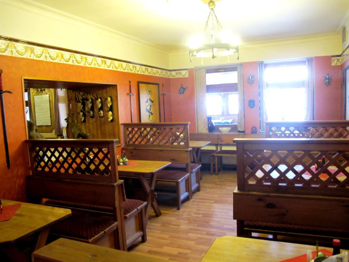 Hotel U Lisky Hostka  Buitenkant foto