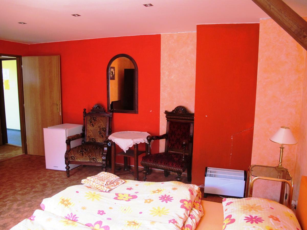 Hotel U Lisky Hostka  Buitenkant foto